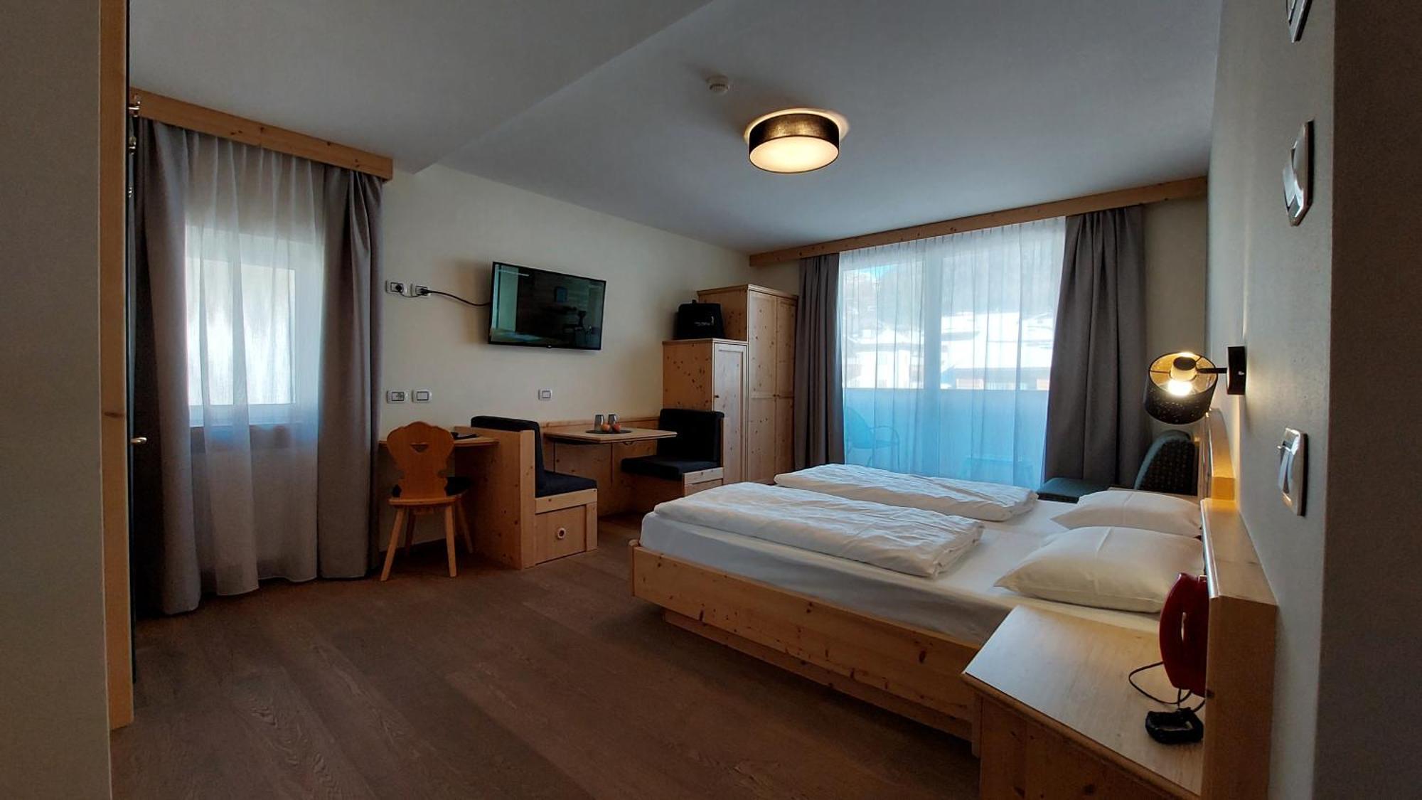 Hotel Cristallo Santa Cristina Val Gardena Esterno foto