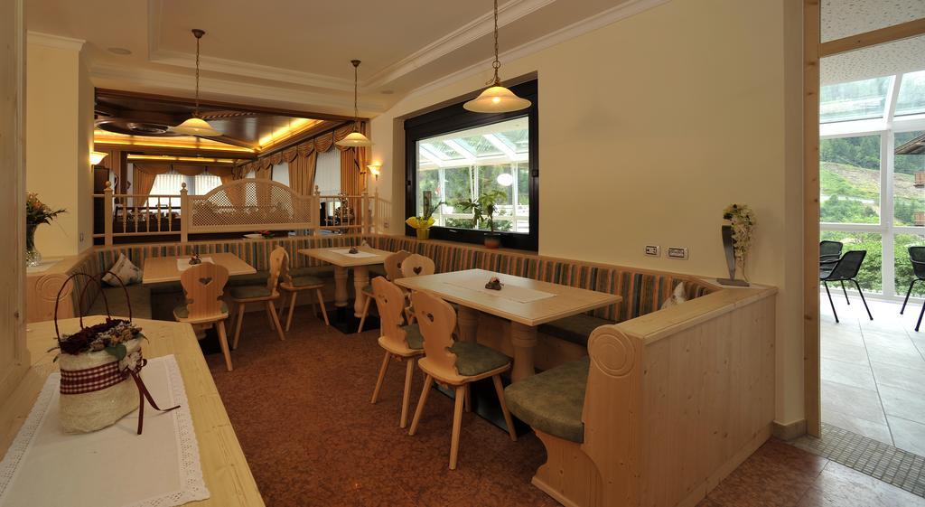 Hotel Cristallo Santa Cristina Val Gardena Esterno foto
